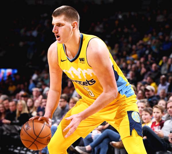  约基奇三双掘金加时逆转快船登顶  