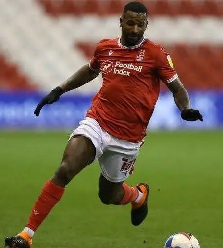  南安普敦锋无力憾平诺丁汉森林，双方门将屡献神扑  