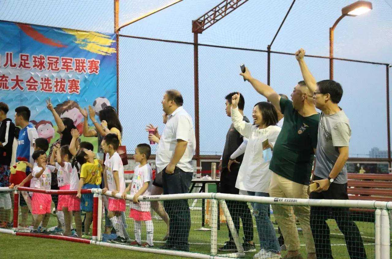  昂热青年军刮起青春旋风，平均年龄不足廿二岁展活力