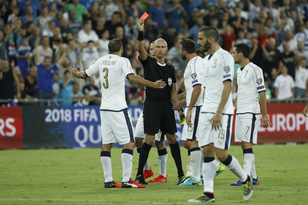  曼城后防铁闸迪亚斯关键拦截保胜果